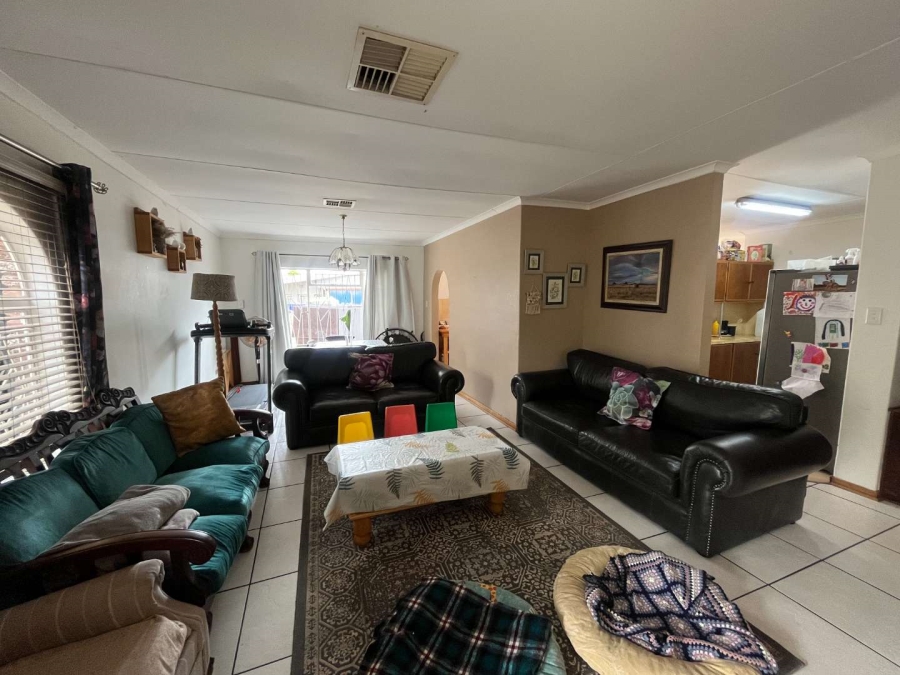 4 Bedroom Property for Sale in Keidebees Northern Cape